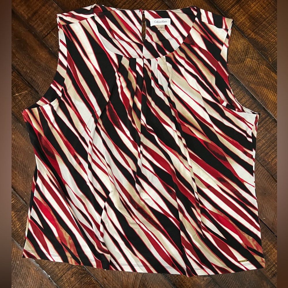 0016 - Calvin Klein Sleeveless Blouse